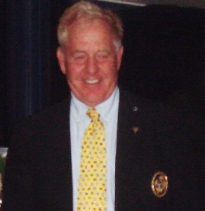 Commo Lloyd Karzen